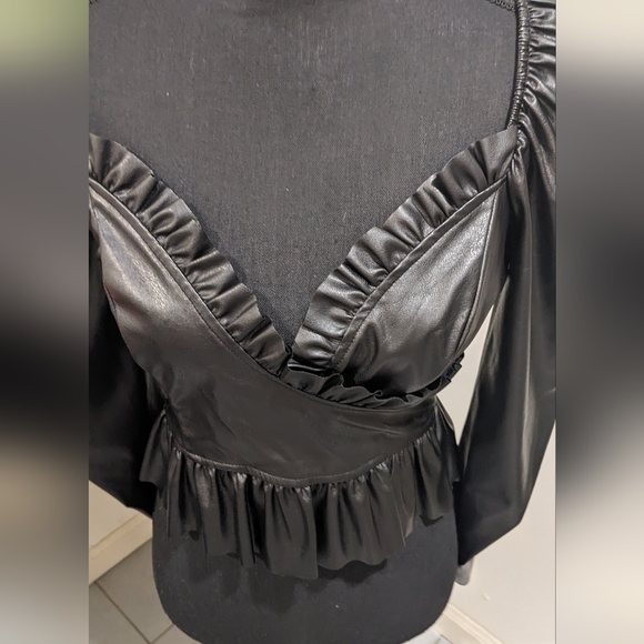 Top - Picture 2 of 10